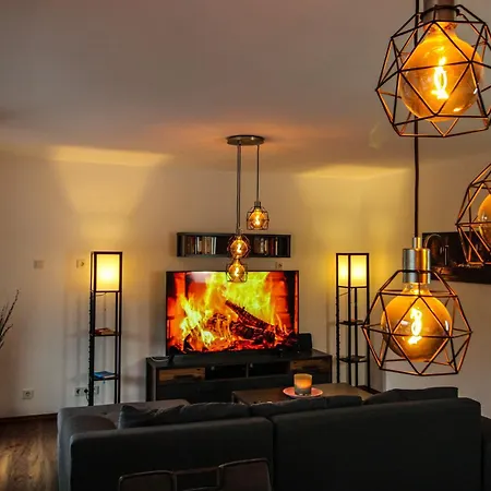 Apartment Moderne Fewo, Naehe Bahnhof, Terrasse Burgblick, Boxspringbett, Waschtrockner Bullay