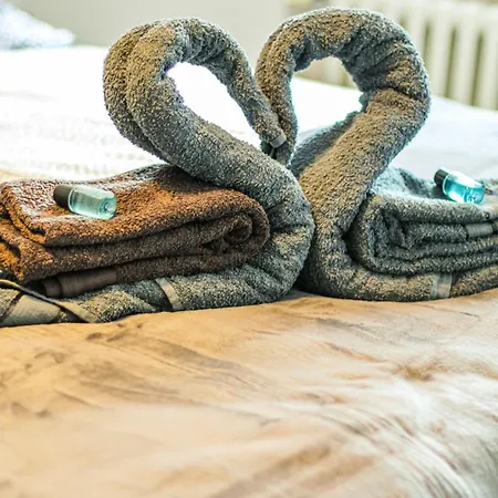 Apartment Moderne Fewo, Naehe Bahnhof, Terrasse Burgblick, Boxspringbett, Waschtrockner Bullay