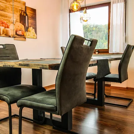 Moderne Fewo, Naehe Bahnhof, Terrasse Burgblick, Boxspringbett, Waschtrockner