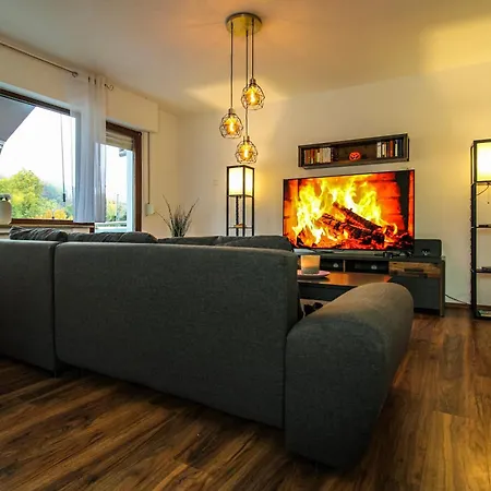 דירה Moderne Fewo, Naehe Bahnhof, Balkon, Burgblick, Boxspringbett, Waschtrockner