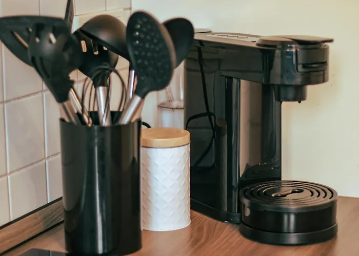 Moderne Fewo, Naehe Bahnhof, Balkon, Burgblick, Boxspringbett, Waschtrockner 아파트 불라이