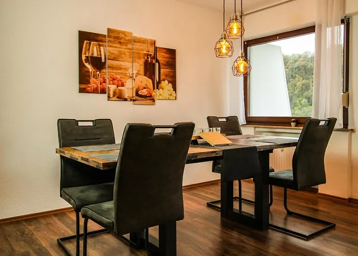 Moderne Fewo, Naehe Bahnhof, Balkon, Burgblick, Boxspringbett, Waschtrockner 아파트 *