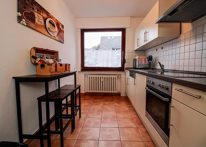 Moderne Fewo, Naehe Bahnhof, Balkon, Burgblick, Boxspringbett, Waschtrockner 아파트