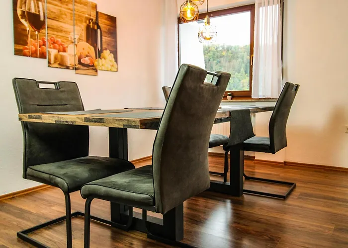 Moderne Fewo, Naehe Bahnhof, Balkon, Burgblick, Boxspringbett, Waschtrockner