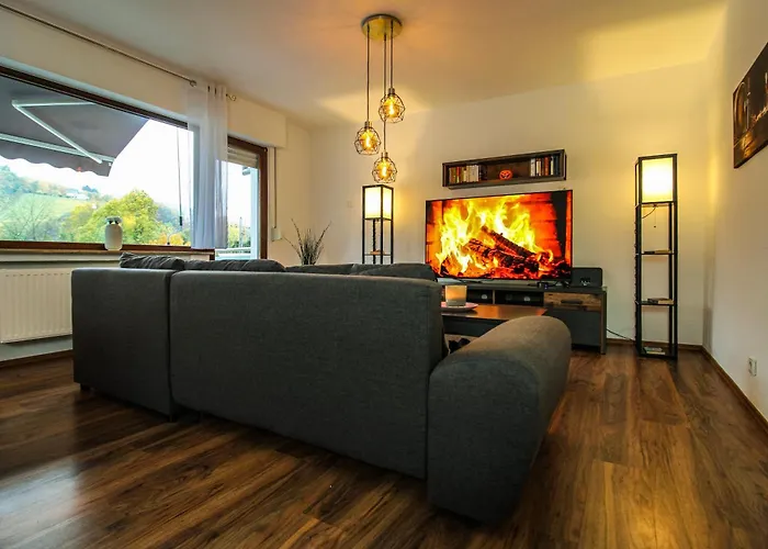 아파트 Moderne Fewo, Naehe Bahnhof, Balkon, Burgblick, Boxspringbett, Waschtrockner